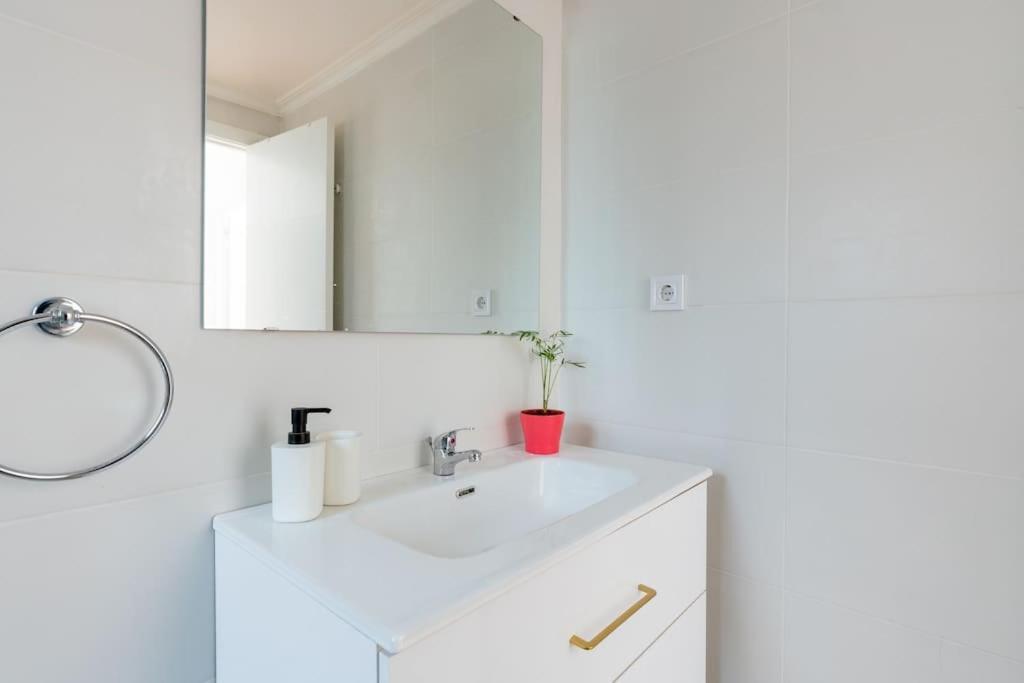 Santa Justa Urban Apartment เซบีญา ภายนอก รูปภาพ