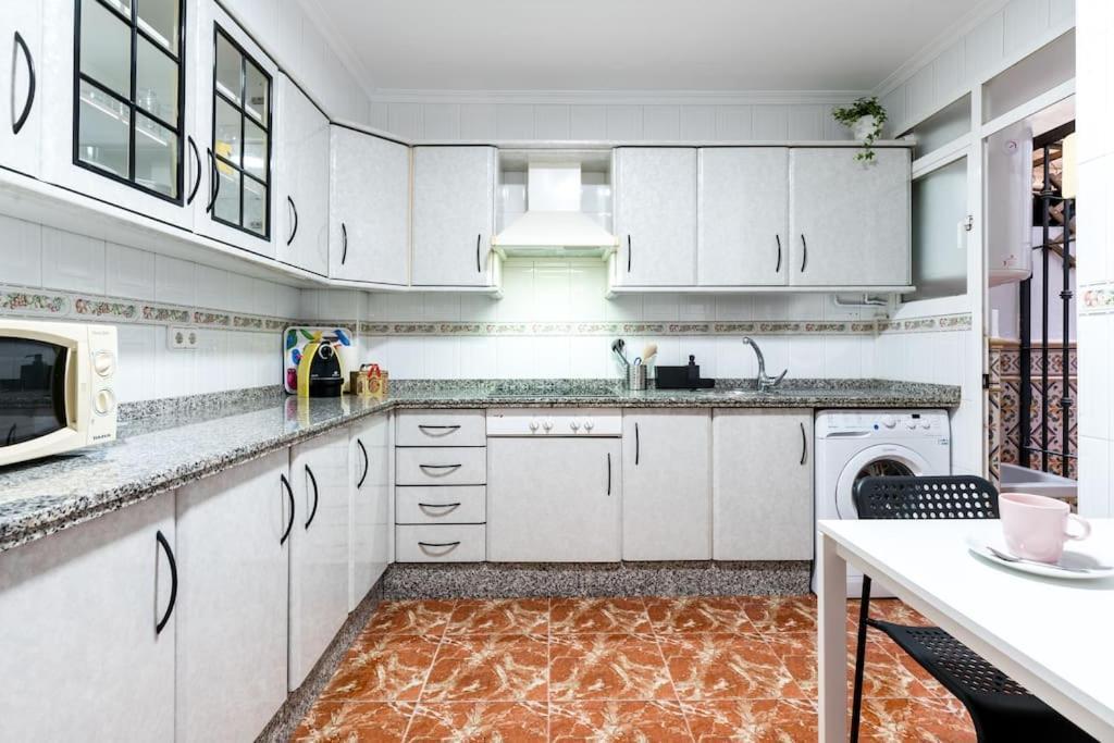 Santa Justa Urban Apartment เซบีญา ภายนอก รูปภาพ