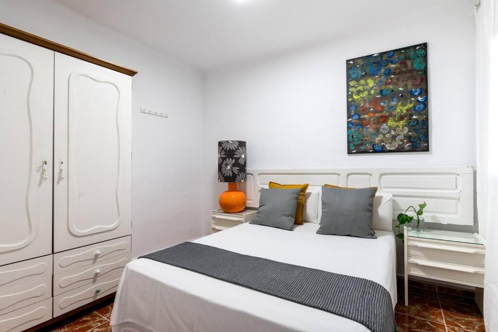 Santa Justa Urban Apartment เซบีญา ภายนอก รูปภาพ
